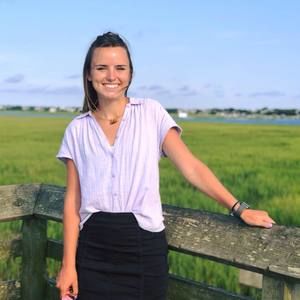 Meet your Posher, Evi